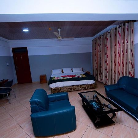 Spintex Pemicsa Hotel Accra מראה חיצוני תמונה