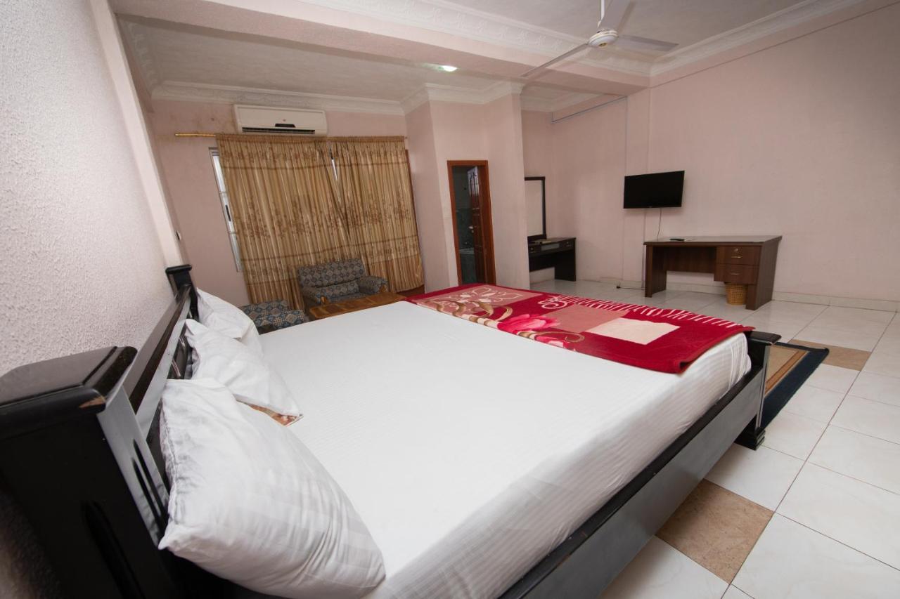 Spintex Pemicsa Hotel Accra מראה חיצוני תמונה