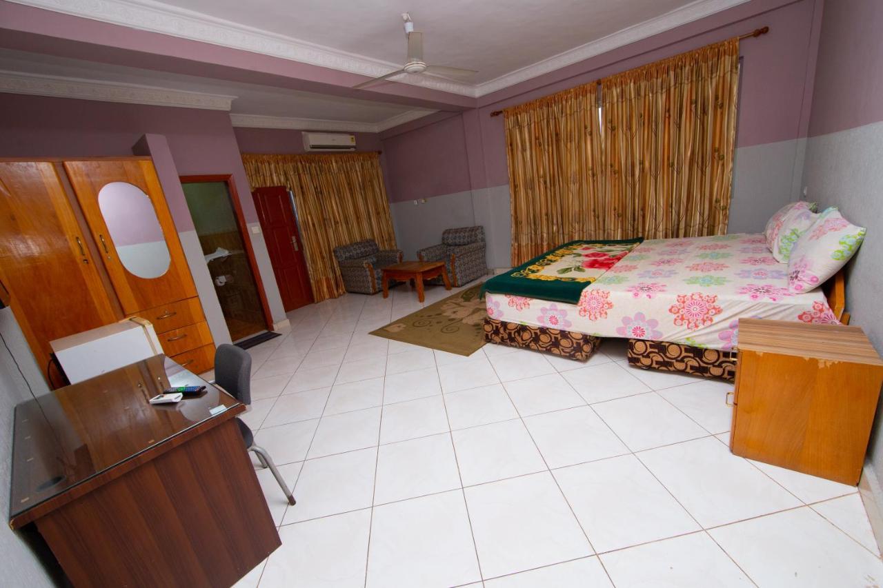 Spintex Pemicsa Hotel Accra מראה חיצוני תמונה