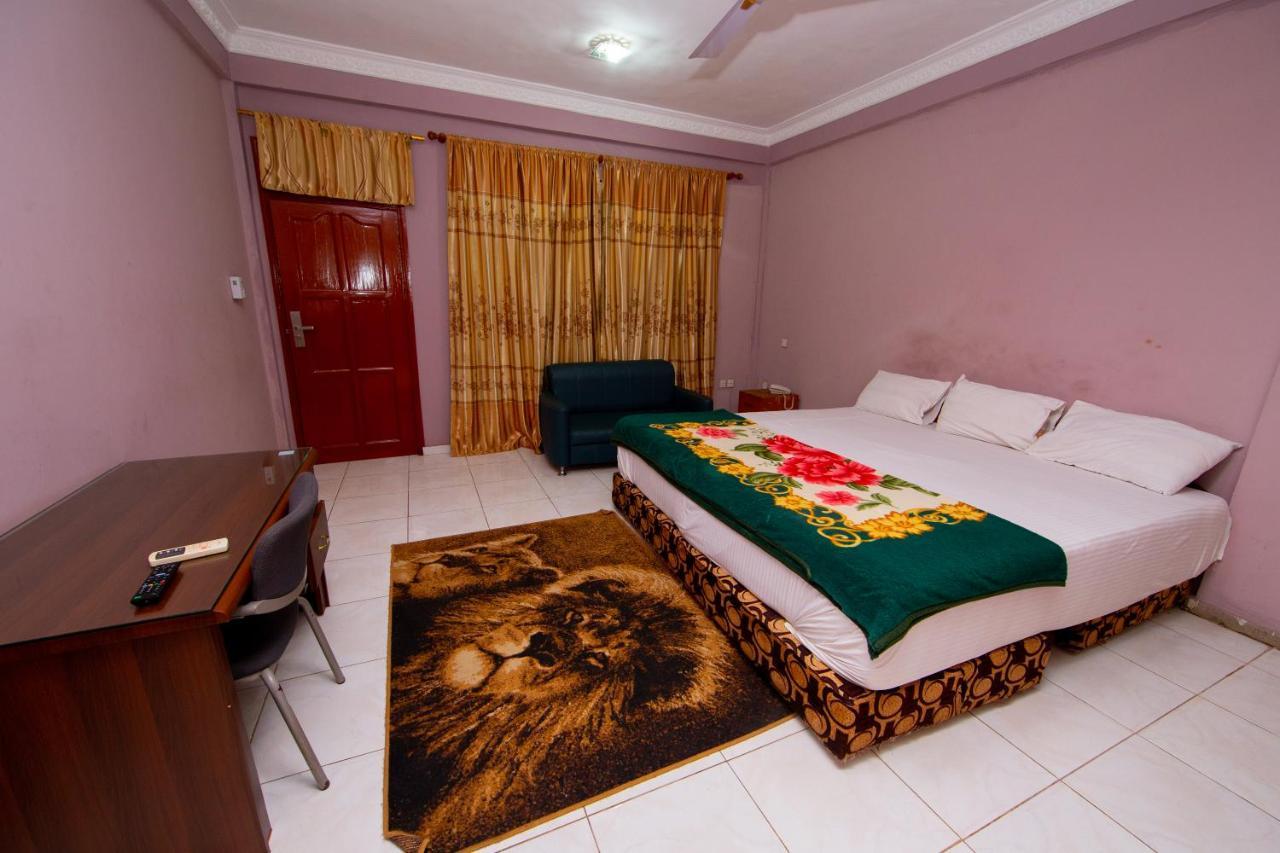 Spintex Pemicsa Hotel Accra מראה חיצוני תמונה
