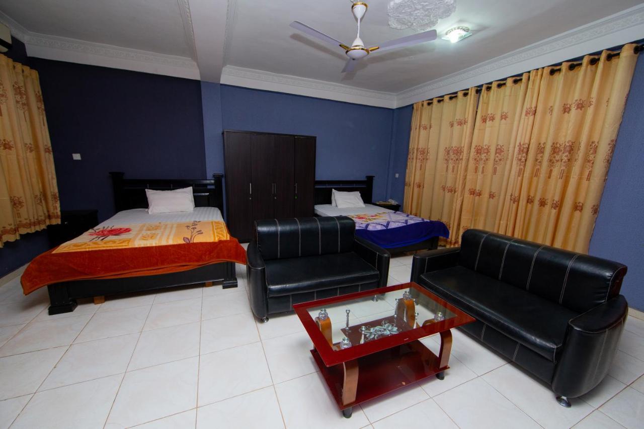 Spintex Pemicsa Hotel Accra מראה חיצוני תמונה