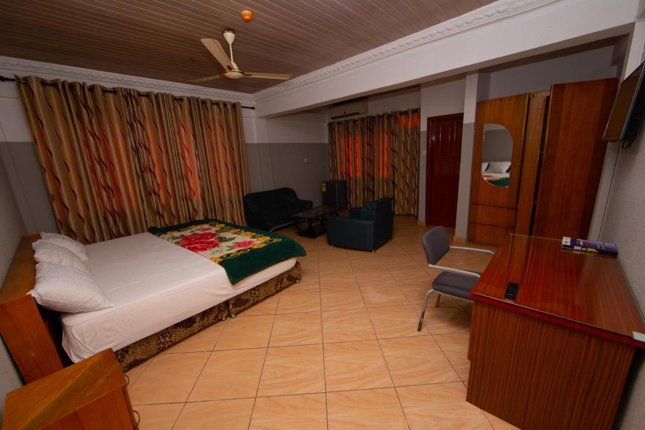 Spintex Pemicsa Hotel Accra מראה חיצוני תמונה
