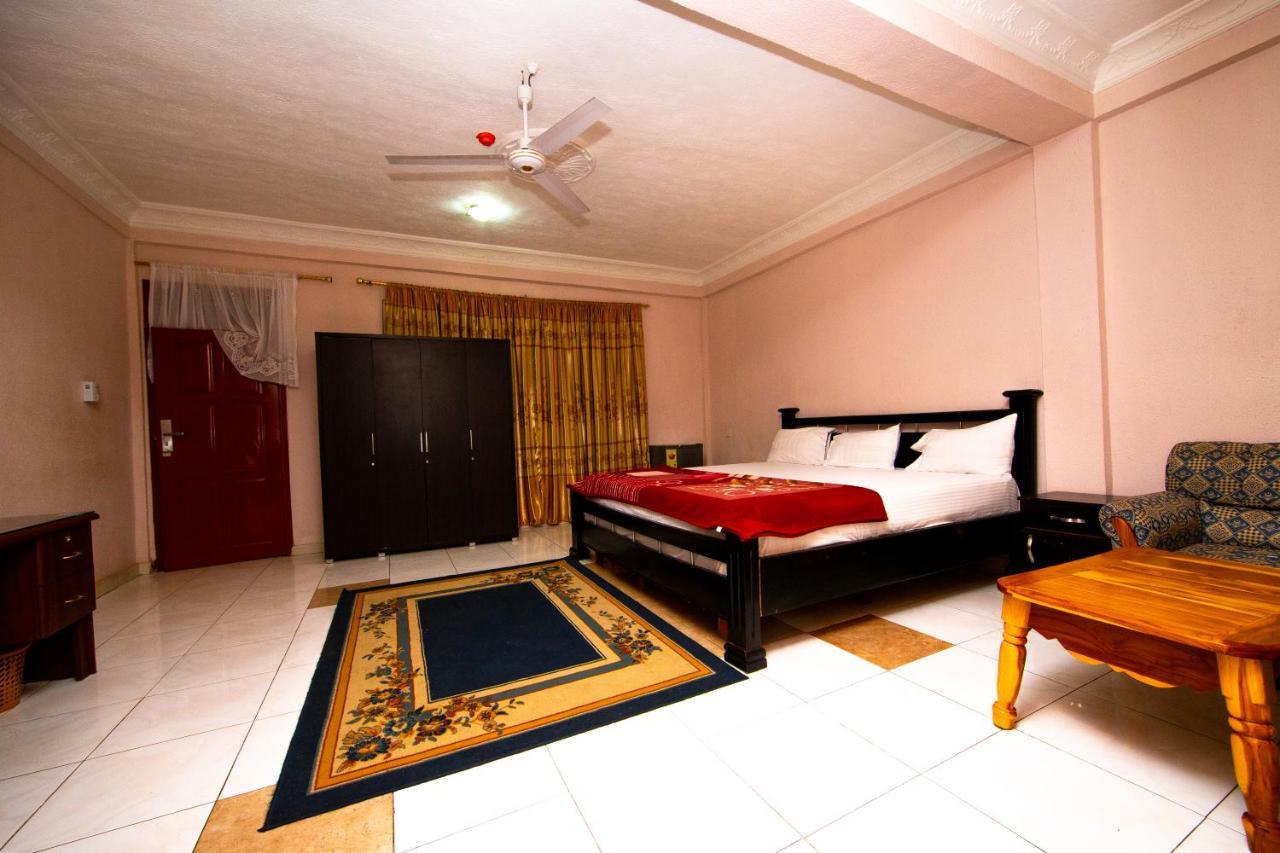 Spintex Pemicsa Hotel Accra מראה חיצוני תמונה