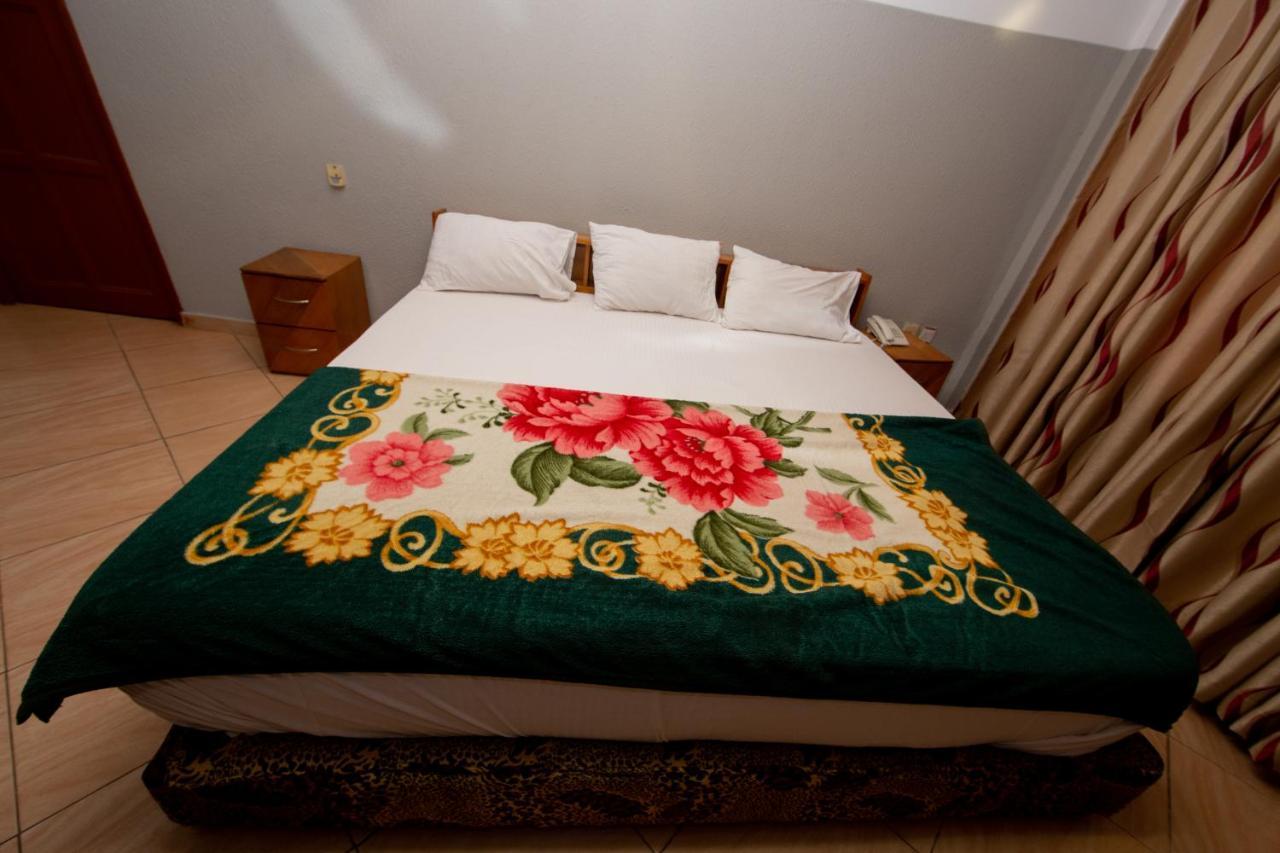 Spintex Pemicsa Hotel Accra מראה חיצוני תמונה