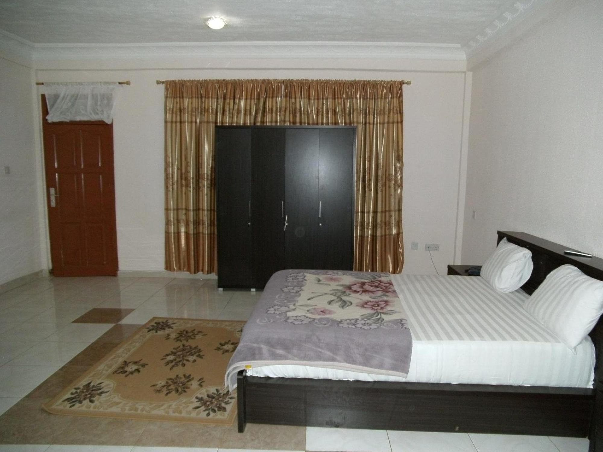 Spintex Pemicsa Hotel Accra חדר תמונה