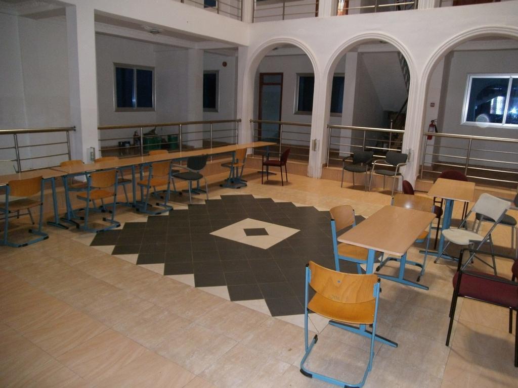 Spintex Pemicsa Hotel Accra מראה חיצוני תמונה