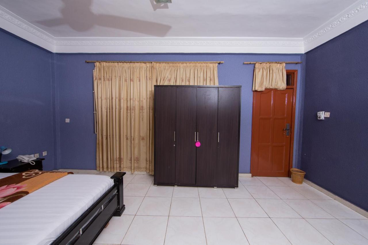 Spintex Pemicsa Hotel Accra מראה חיצוני תמונה