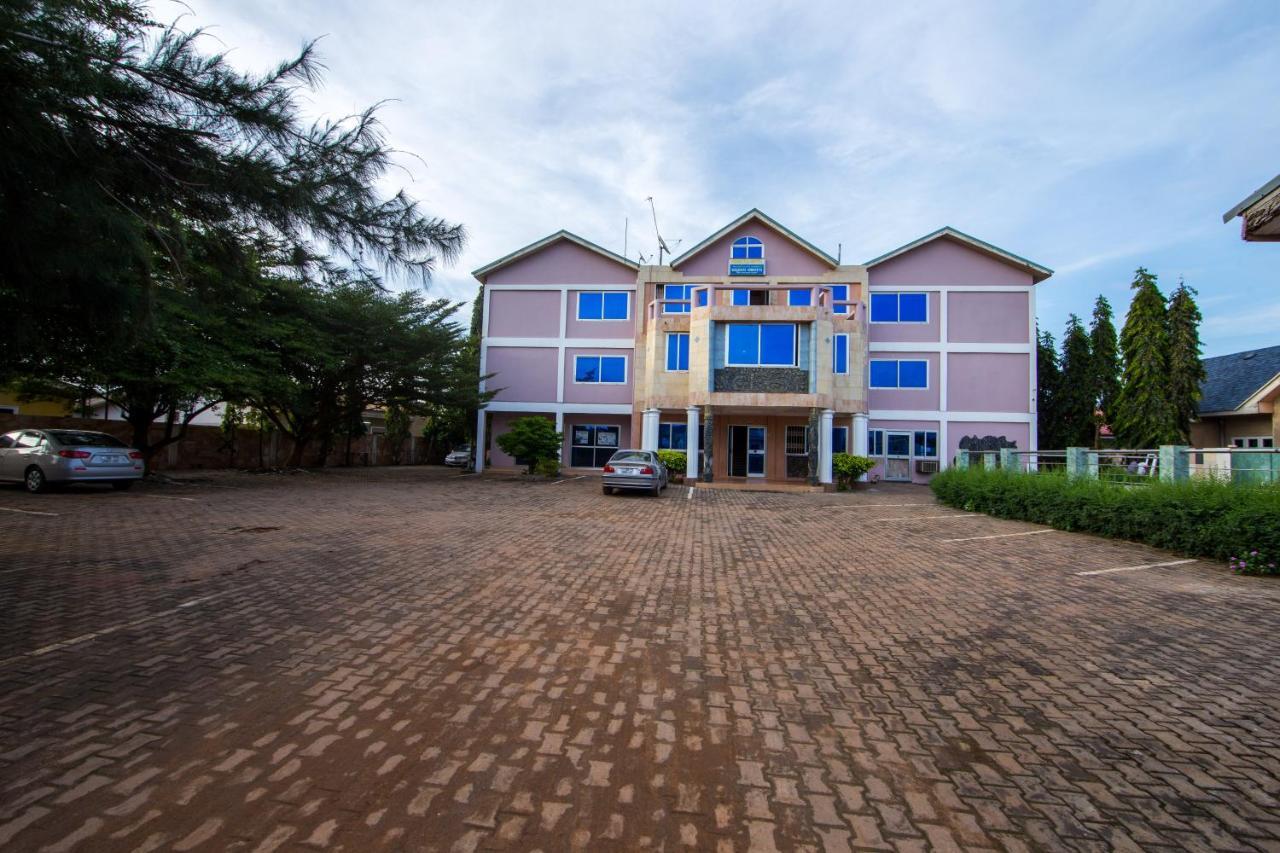 Spintex Pemicsa Hotel Accra מראה חיצוני תמונה