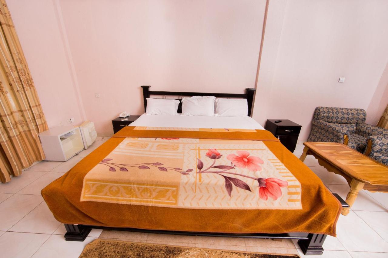 Spintex Pemicsa Hotel Accra מראה חיצוני תמונה