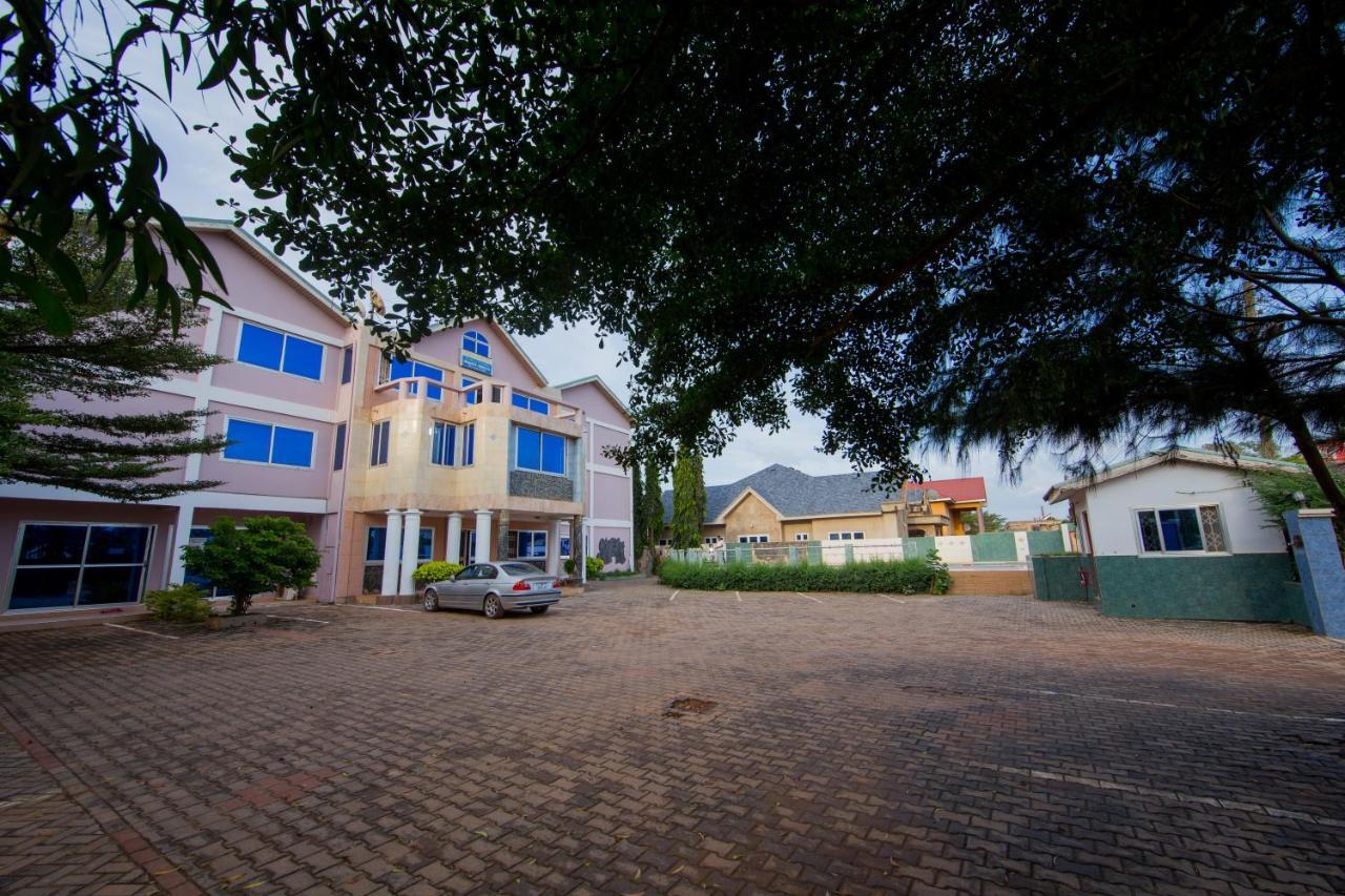 Spintex Pemicsa Hotel Accra מראה חיצוני תמונה