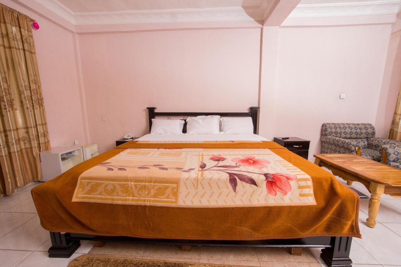 Spintex Pemicsa Hotel Accra מראה חיצוני תמונה