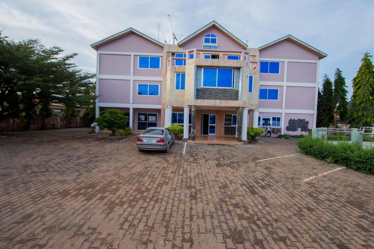 Spintex Pemicsa Hotel Accra מראה חיצוני תמונה